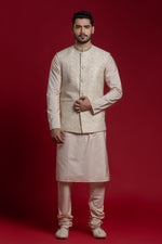 Load image into Gallery viewer, Highlighted Thread Collar Embroiderd Jacket
