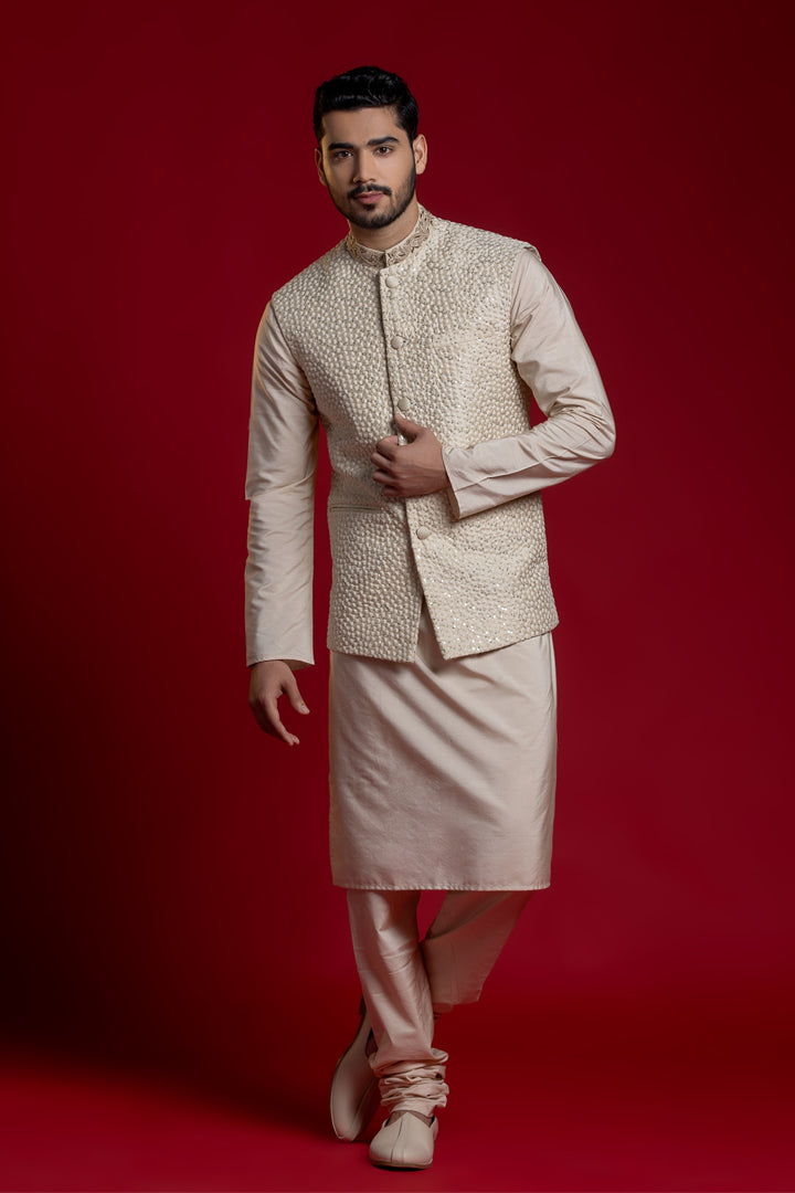 Highlighted Thread Collar Embroiderd Jacket
