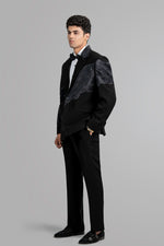 Load image into Gallery viewer, CROSS VELVET EMBROIDERD TUXEDO
