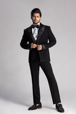 Load image into Gallery viewer, TUXEDO SET WITH PEACOCK FEATHER IN BLACK CUT BEADS WORK
