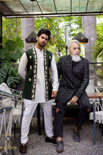 Load image into Gallery viewer, Green Embroiderd Jacket
