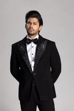 Load image into Gallery viewer, TUXEDO SET WITH PEACOCK FEATHER IN BLACK CUT BEADS WORK
